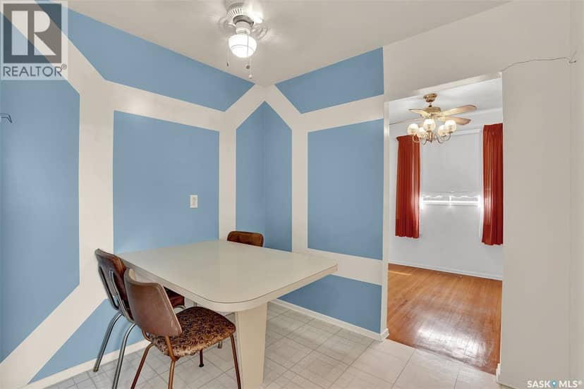 4825 Sherwood DRIVE — photo 9 of 39