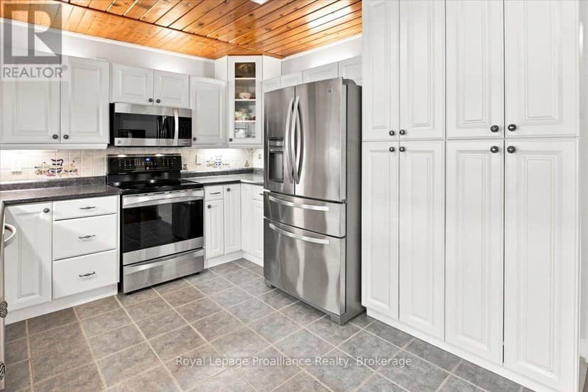 40 Riverview Drive — photo 10 of 40