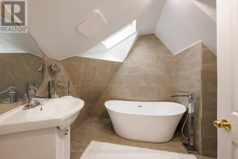 6 Elmhurst Drive — photo 23 of 40