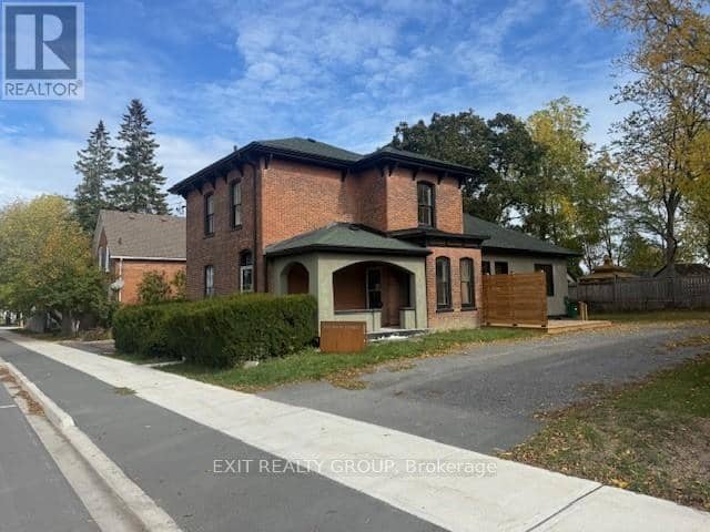 368 Picton Main Street, Prince Edward County
