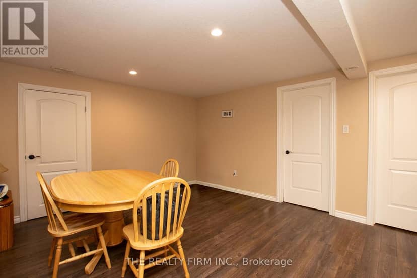82 Langton Road — photo 25 of 40