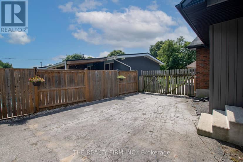 82 Langton Road — photo 39 of 40