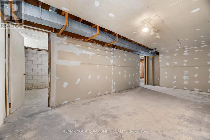 566 Highland Crescent — photo 17 of 40