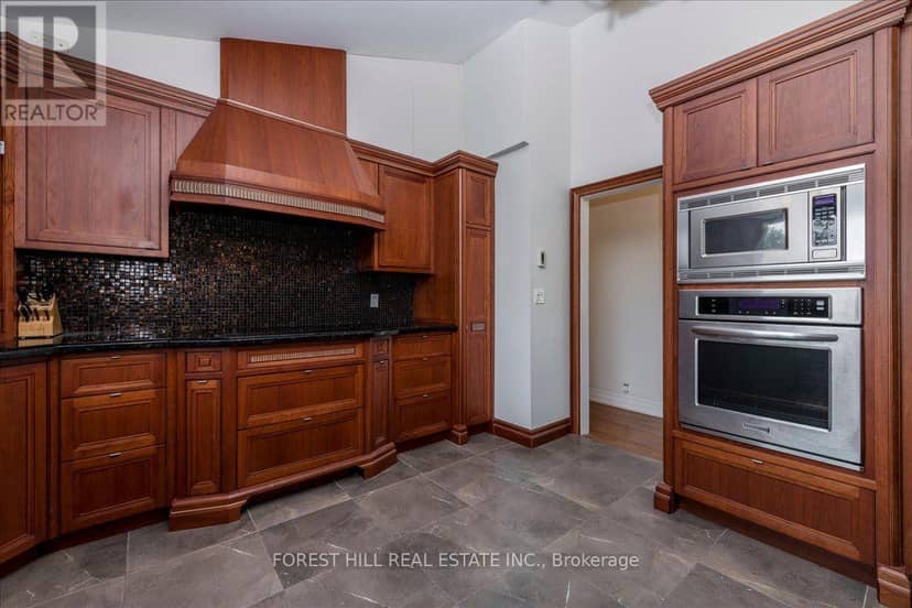21 Pinetree Court — photo 18 of 40