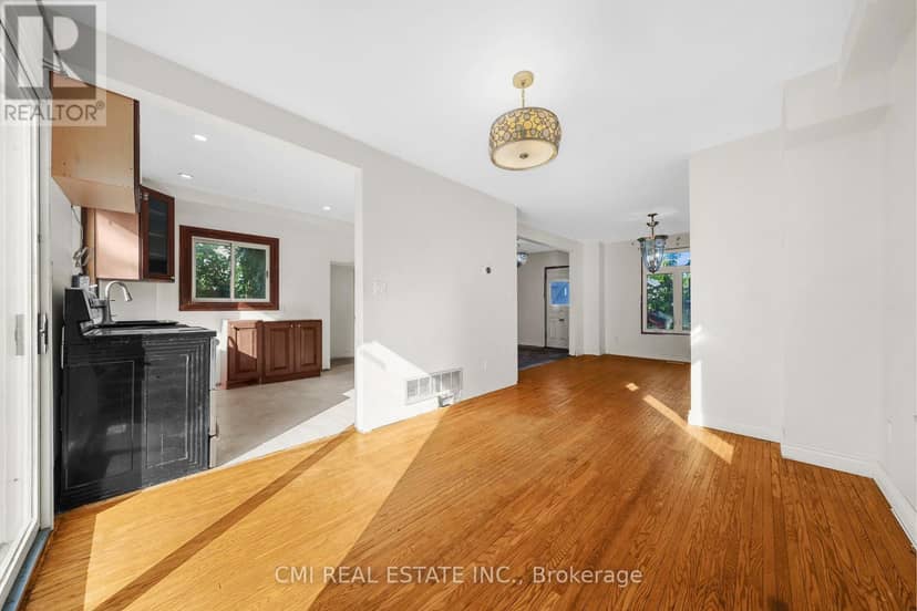 43 Perry Street — photo 11 of 40