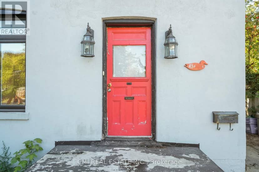 43 Perry Street — photo 4 of 40