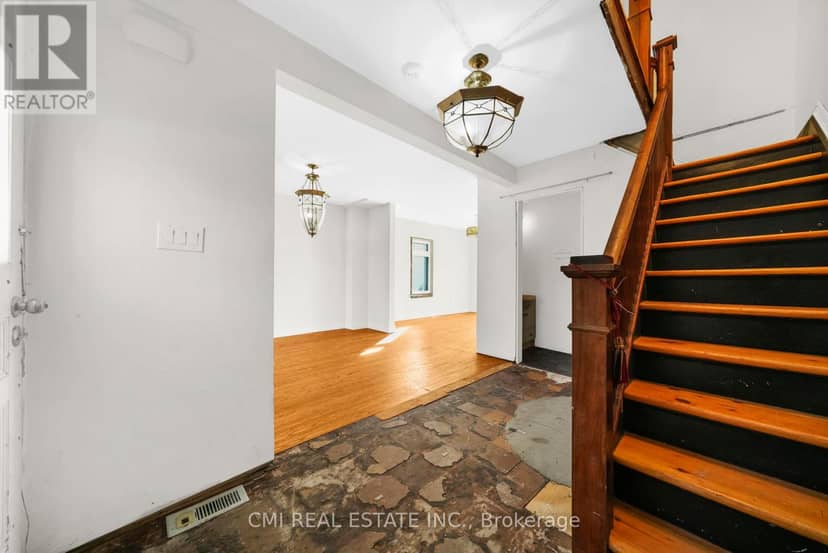 43 Perry Street — photo 7 of 40