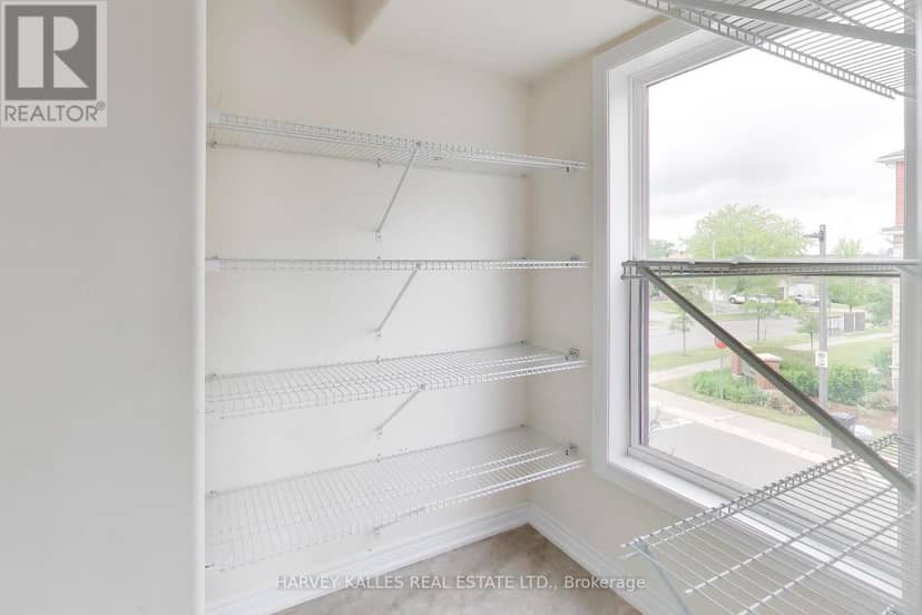 38 - 1 Leggott Avenue — photo 18 of 37