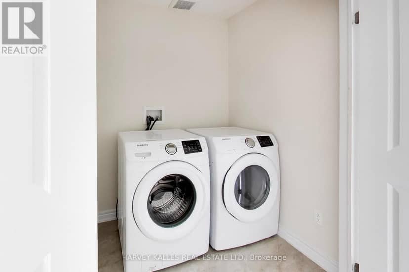 38 - 1 Leggott Avenue — photo 31 of 37