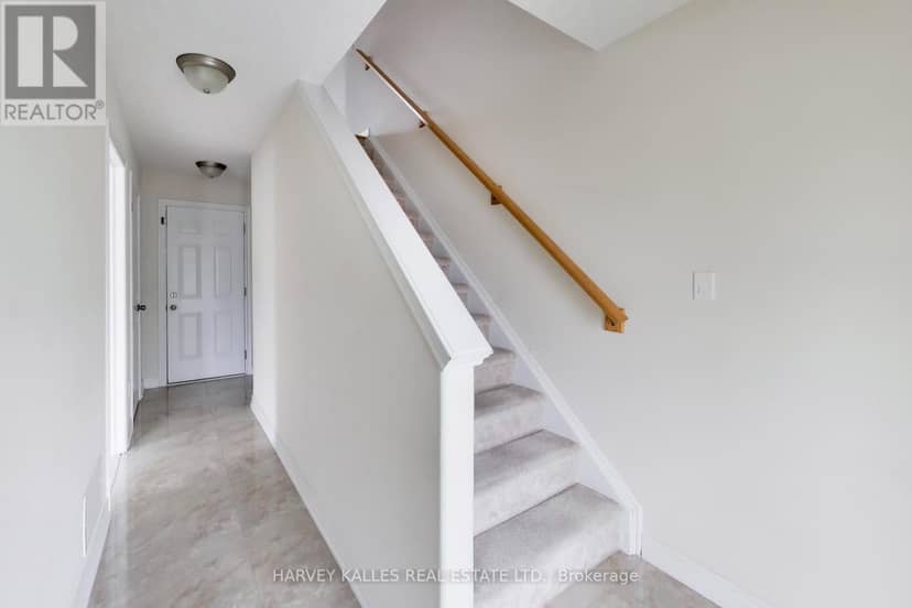 38 - 1 Leggott Avenue — photo 4 of 37