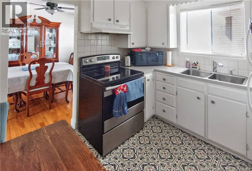 88 Walsh Street — photo 7 of 25