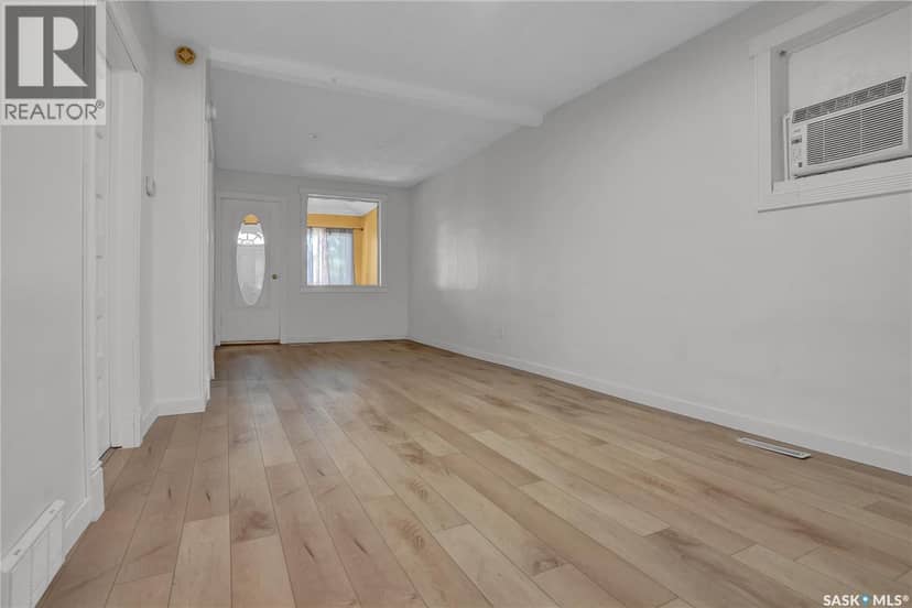 840 Grey AVENUE — photo 9 of 32