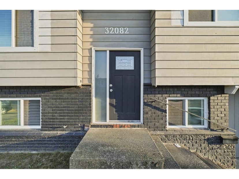 32082 AUSTIN AVENUE, Abbotsford, photo 2