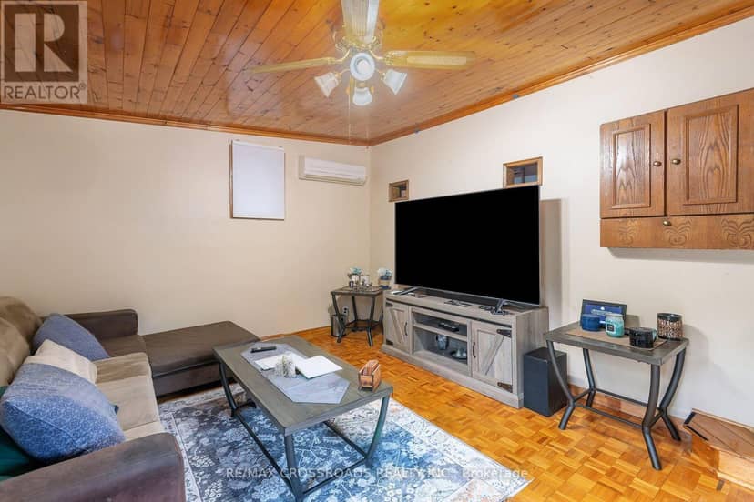 368 Cedar Valley Boulevard — photo 5 of 29