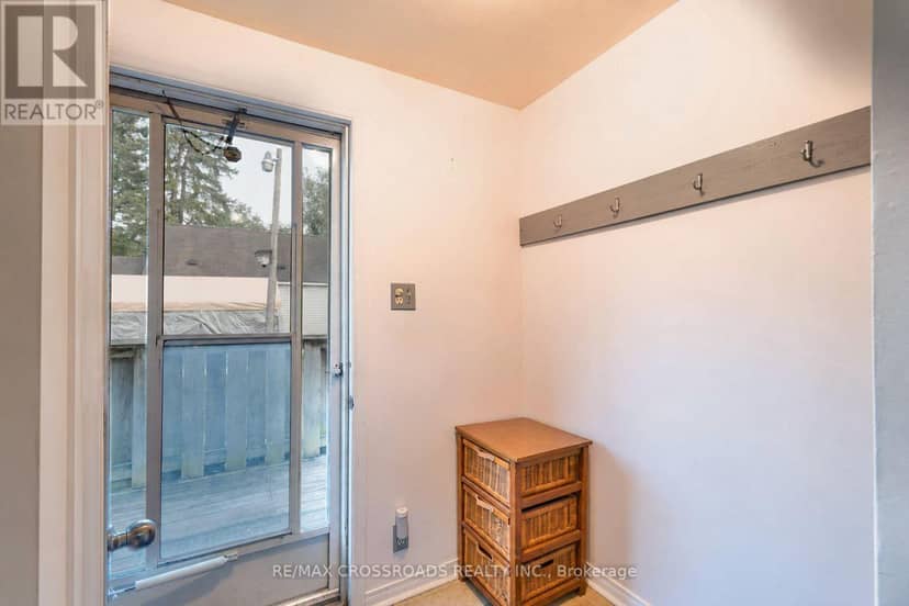 368 Cedar Valley Boulevard — photo 4 of 29