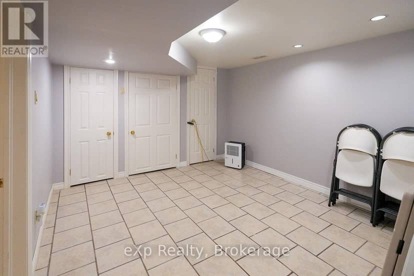 3595 Bruce Road 3 — photo 18 of 38