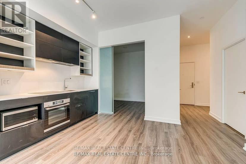 406 - 20 Edward Street — photo 12 of 36