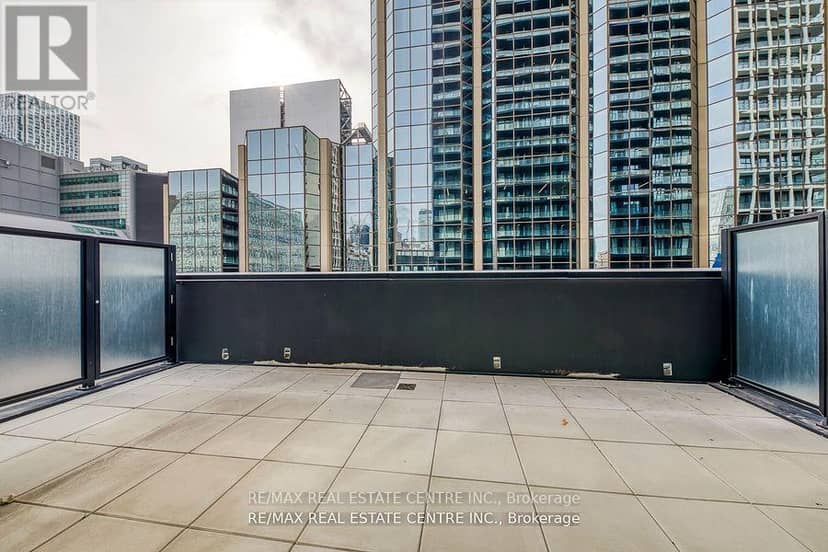 406 - 20 Edward Street — photo 15 of 36