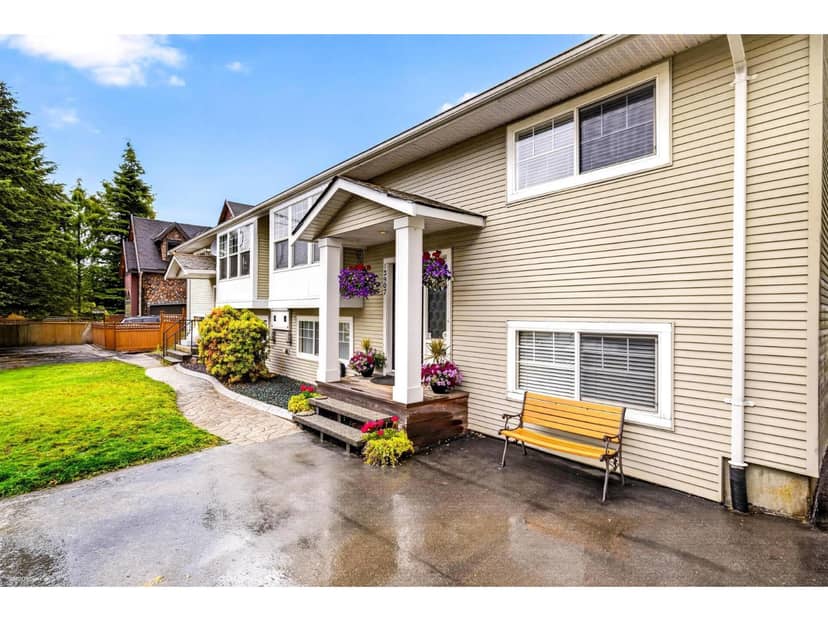 12905 99 AVENUE, Surrey, photo 2