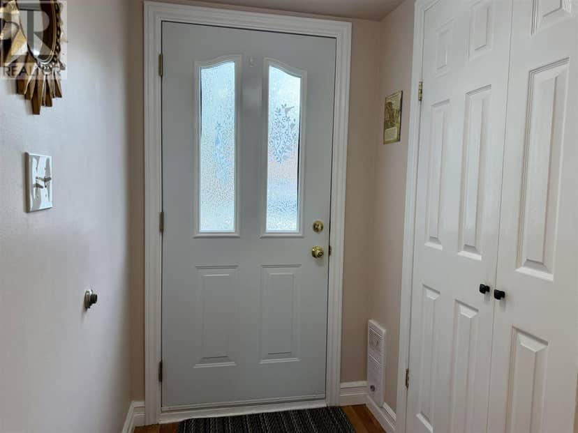 74 Frame CRES — photo 4 of 36