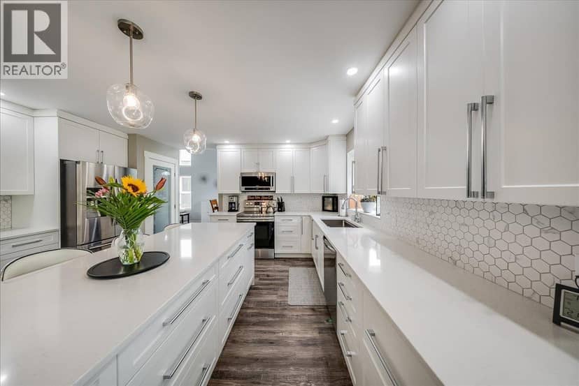 1021 BRIDGEVIEW Crescent, Castlegar, photo 6