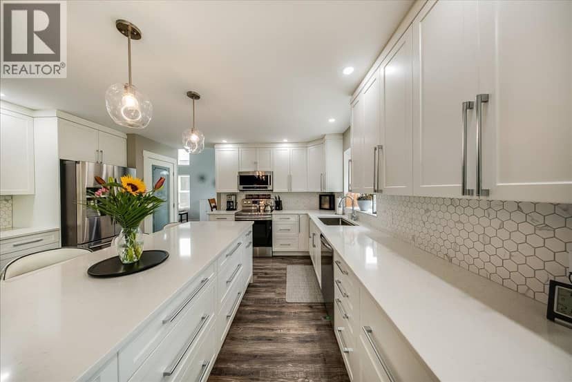 1021 BRIDGEVIEW Crescent, Castlegar, photo 7