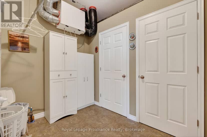 402 - 325 Densmore Road — photo 26 of 29
