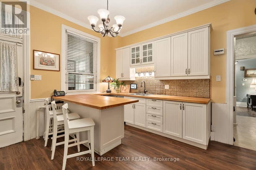 525 King Edward Avenue — photo 17 of 40