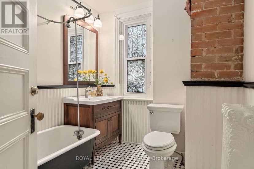 525 King Edward Avenue — photo 31 of 40
