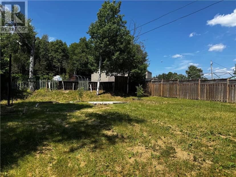 28 SPRUCE Street, Temagami, photo 4