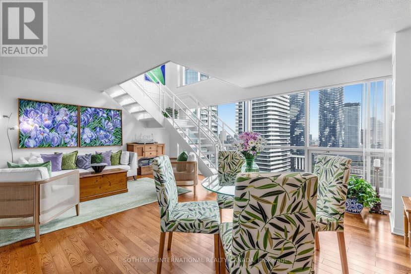 2809 - 10 Yonge Street — photo 1 of 40
