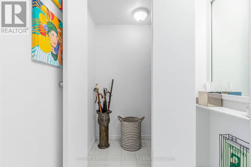 2809 - 10 Yonge Street — photo 16 of 40