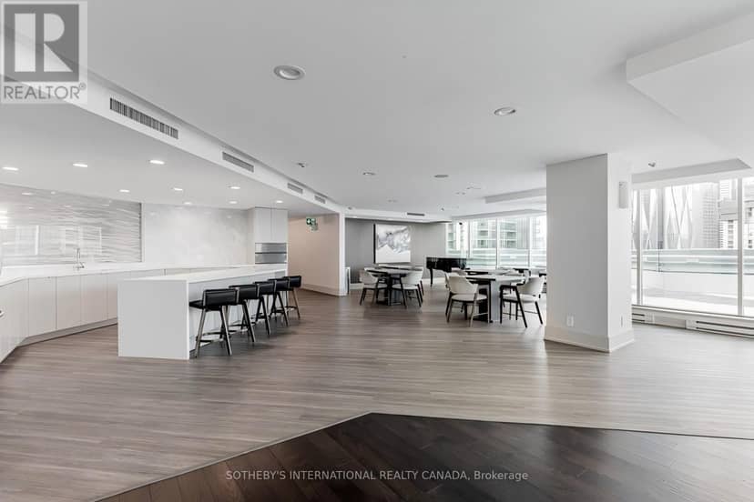 2809 - 10 Yonge Street — photo 37 of 40