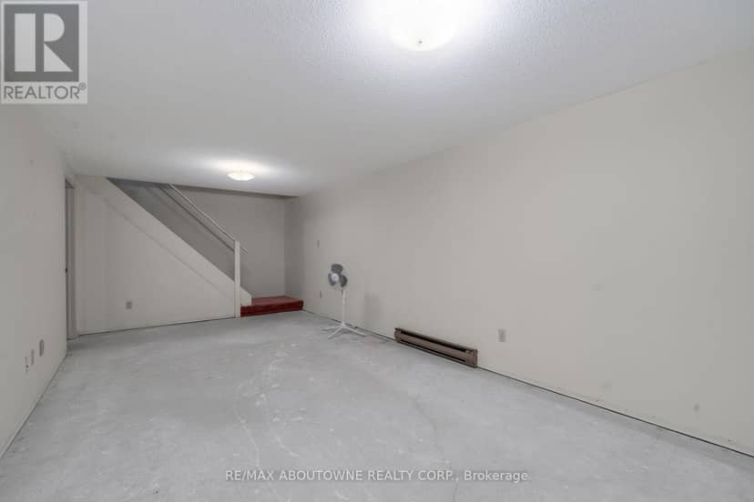 678 Edinburgh Road S — photo 21 of 26