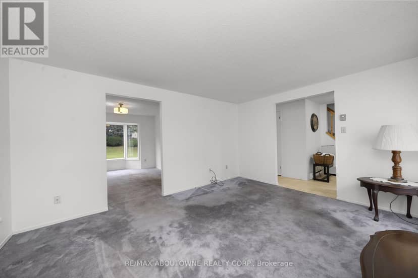 678 Edinburgh Road S — photo 6 of 26