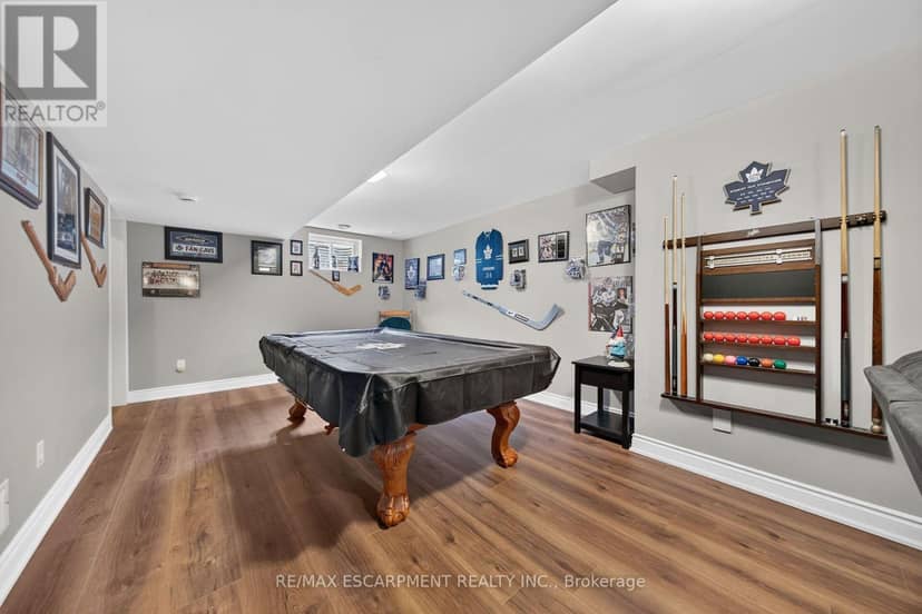 17 Grantham Avenue S — photo 38 of 40