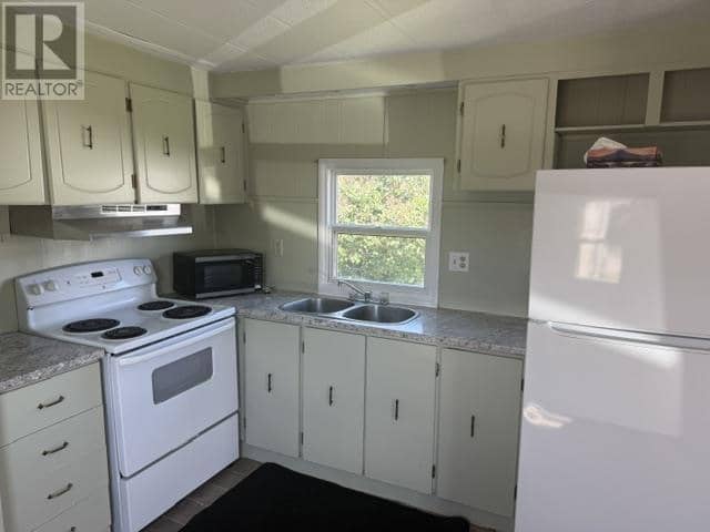 10 First — photo 2 of 10