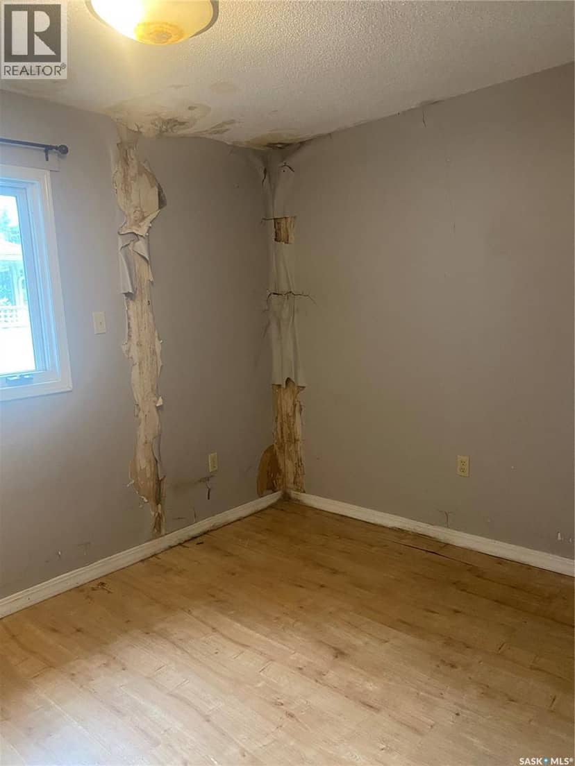 244 Hudson AVENUE S — photo 14 of 16