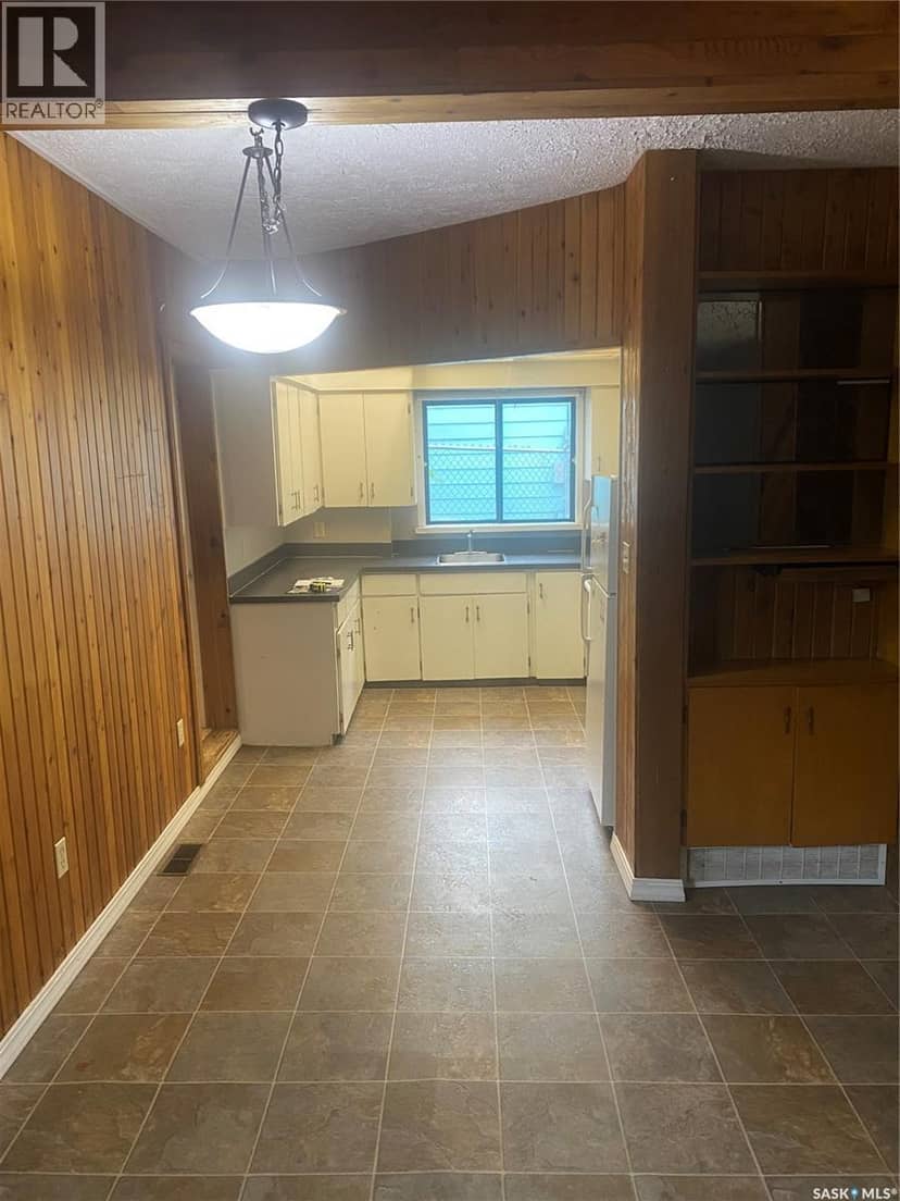 244 Hudson AVENUE S — photo 10 of 16