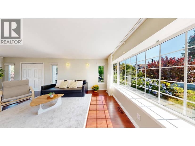 823 BURNABY STREET, New Westminster, photo 3