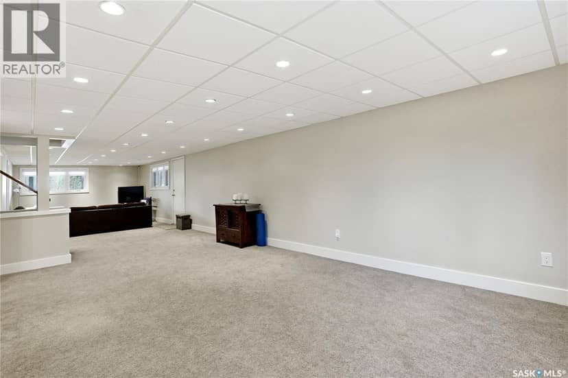 123 Burberry ROAD — photo 29 of 40