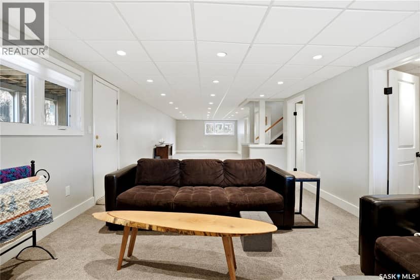 123 Burberry ROAD — photo 33 of 40