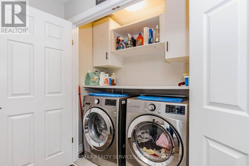 1561 Dunkirk Avenue — photo 33 of 40