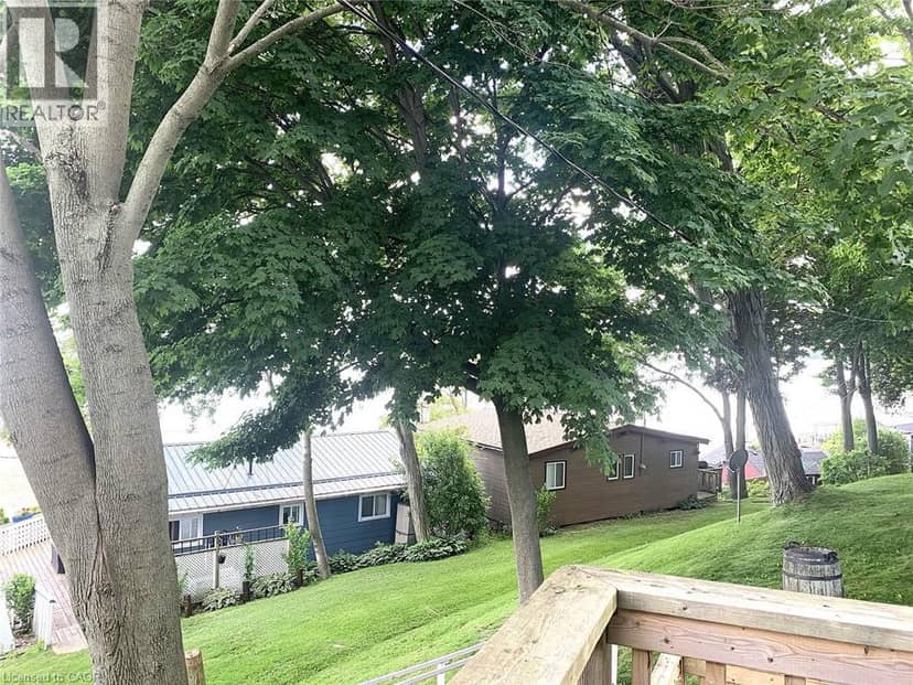 43 BUCKS Park, Port Dover, photo 3