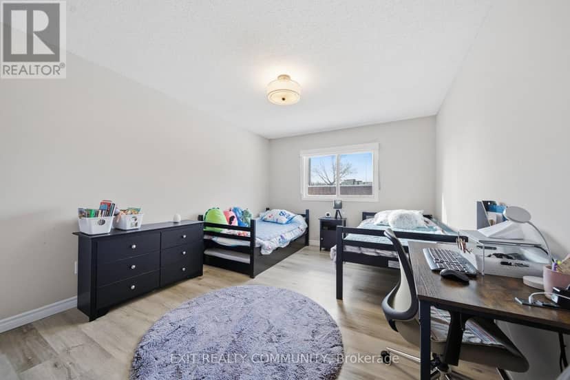 15 - 601 Grenfell Drive — photo 15 of 23
