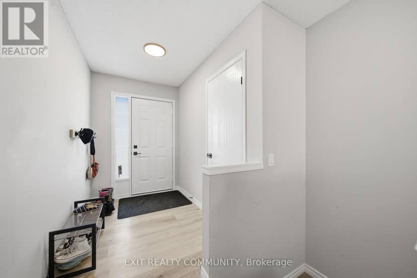 15 - 601 Grenfell Drive — photo 2 of 23