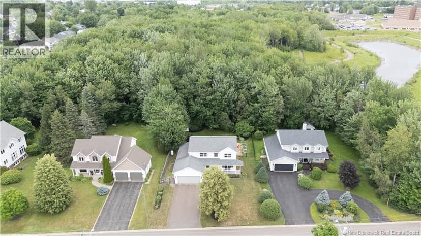 127 FAIRVIEW KNOLL Drive — photo 4 of 40