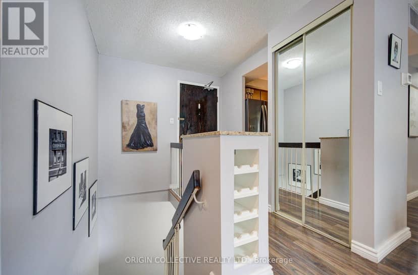305 - 19 Dundonald Street — photo 19 of 40