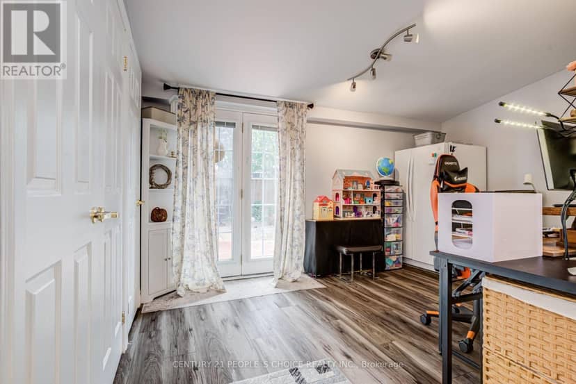 13 Jeffrey Street — photo 15 of 40