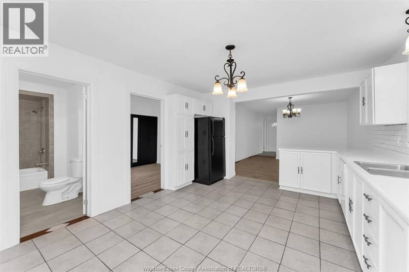 578 Brock Street — photo 11 of 36